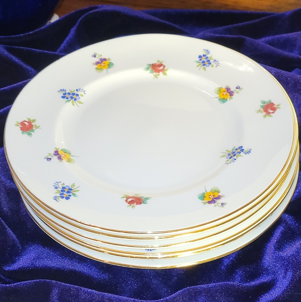 High Quality Crown Staffordshire Fine Bone China Salad Plate. (3)